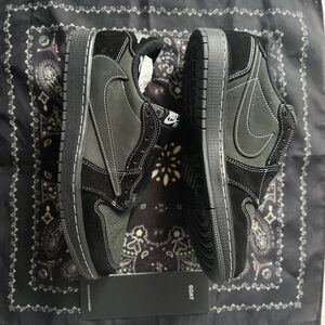 Travis Scott Phantom Nike SB Dunks